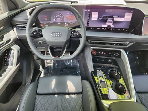 New 2026 Audi SQ5 Prestige AWD/4WD image 25