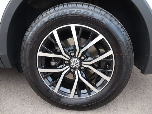 Used 2021 Volkswagen Tiguan SE AWD/4WD image 42