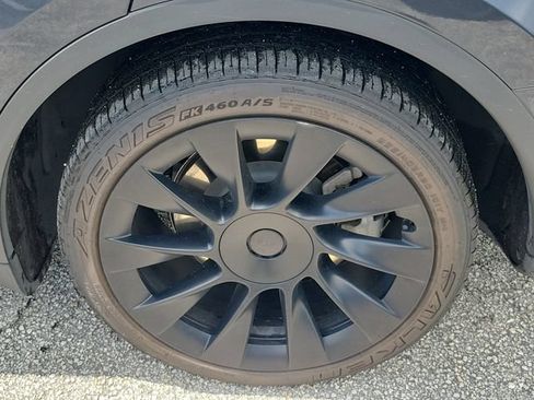 Used 2024 Tesla Model Y 2WD image 7