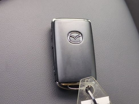 New 2026 MAZDA MAZDA3 Hatchback w/Premium Plus Pkg image 35