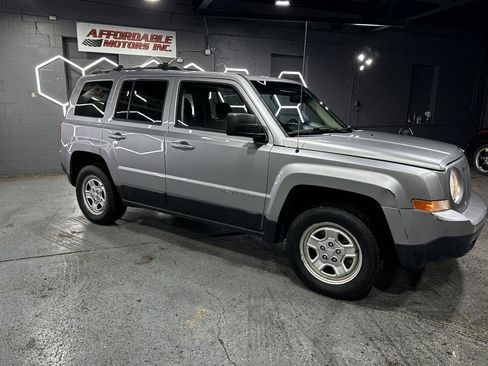 Used 2016 Jeep Patriot Sport w/ Power Value Group AWD/4WD image 7