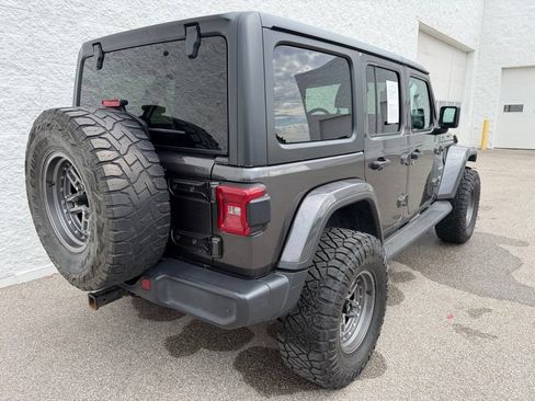 Used 2020 Jeep Wrangler Unlimited Sahara AWD/4WD image 4