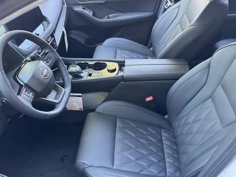 New 2026 Nissan Rogue Platinum AWD/4WD image 15