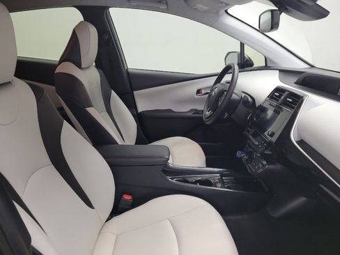 Used 2019 Toyota Prius XLE image 21