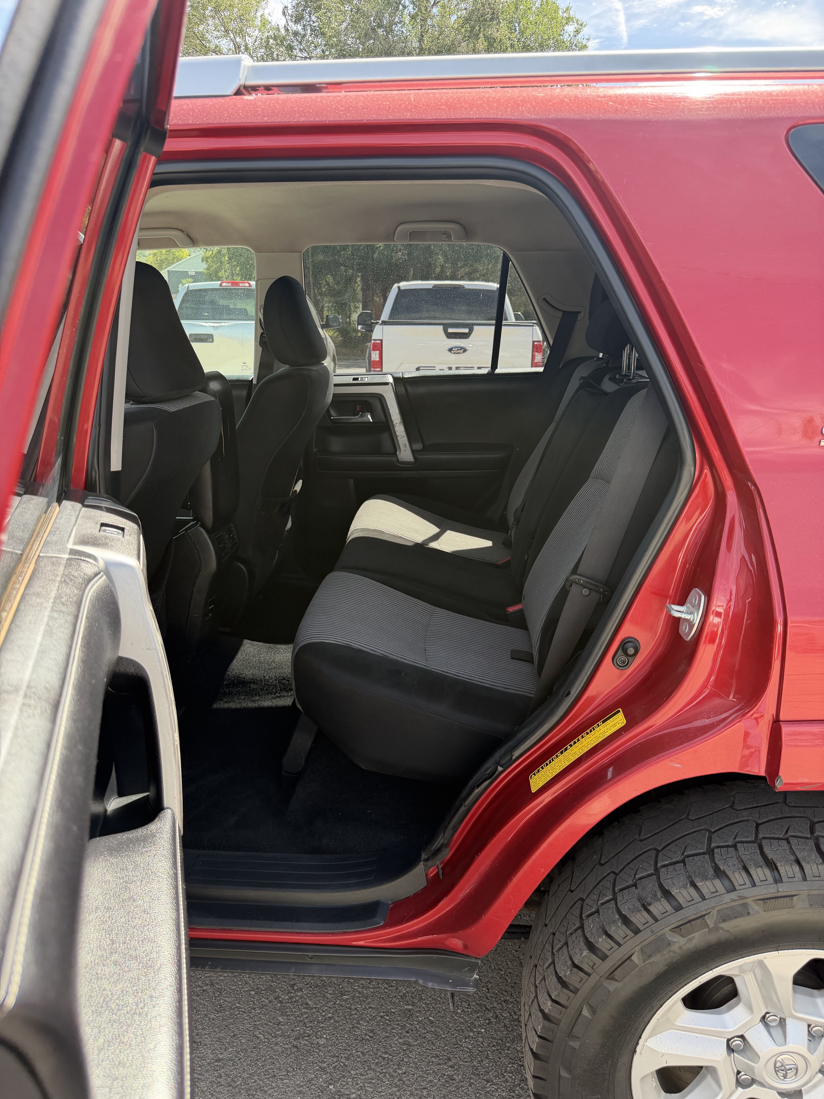 Used 2016 Toyota 4Runner SR5 AWD/4WD image 18