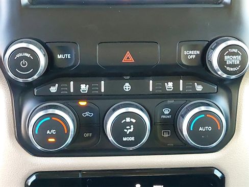 Used 2020 RAM 1500 Laramie image 25