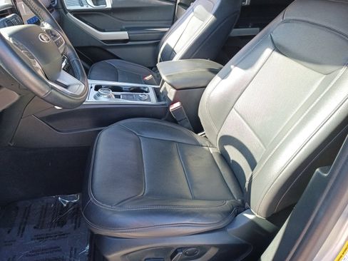 Used 2023 Ford Explorer Limited image 19