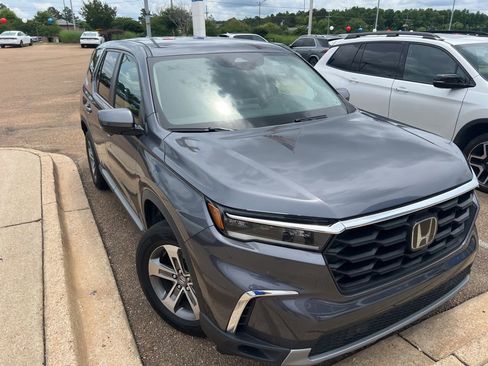Used 2024 Honda Pilot EX-L image 3