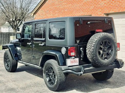 Used 2016 Jeep Wrangler Unlimited Sahara image 8