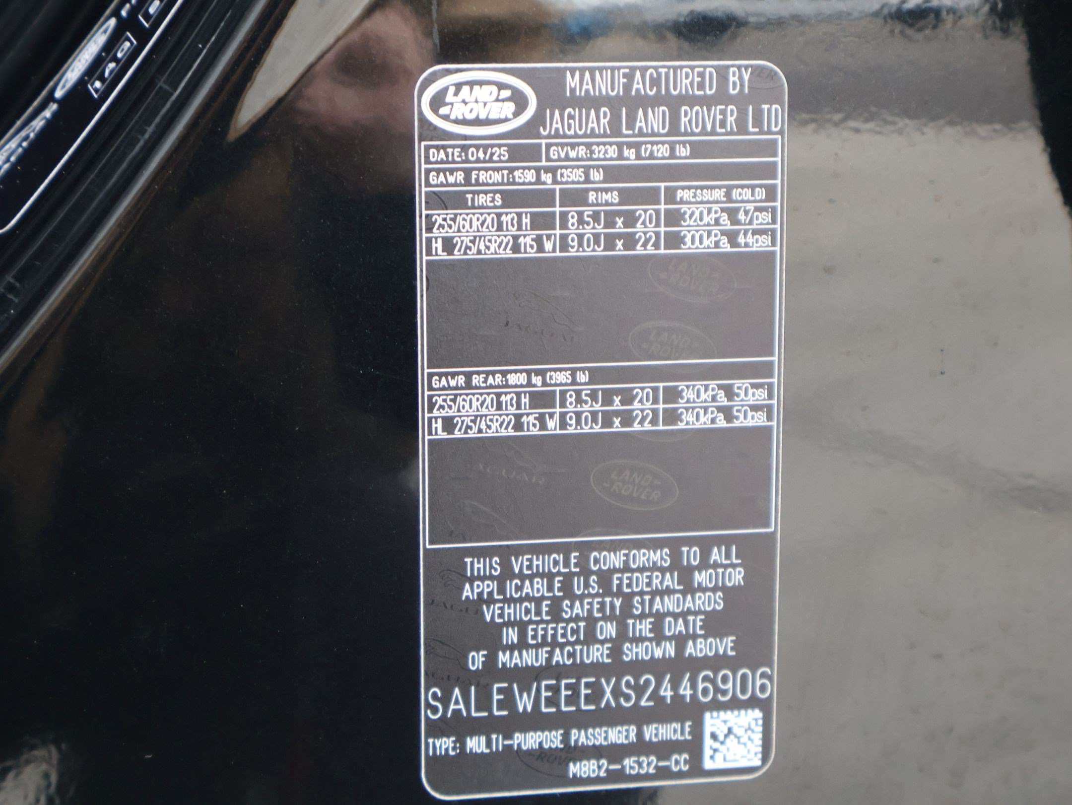 Used 2025 Land Rover Defender 110 V8 AWD/4WD image 33