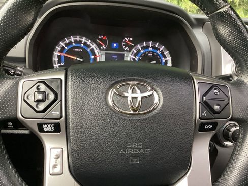 Used 2015 Toyota 4Runner Limited image 19