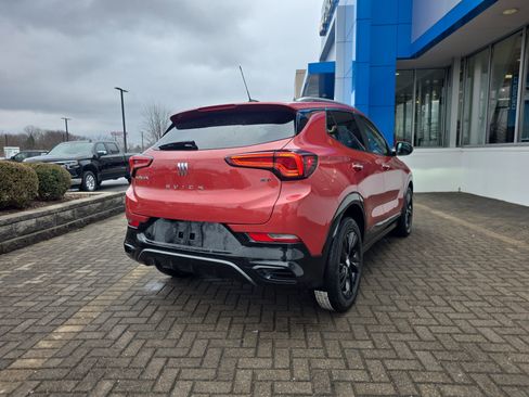 Used 2024 Buick Encore GX Sport Touring image 5