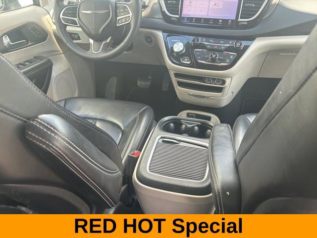 Used 2023 Chrysler Pacifica Touring-L FWD image 37