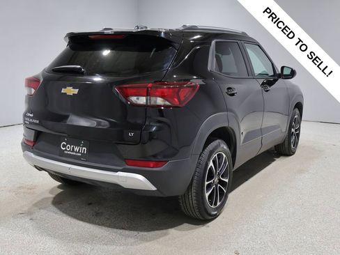Used 2025 Chevrolet TrailBlazer LT AWD/4WD image 2