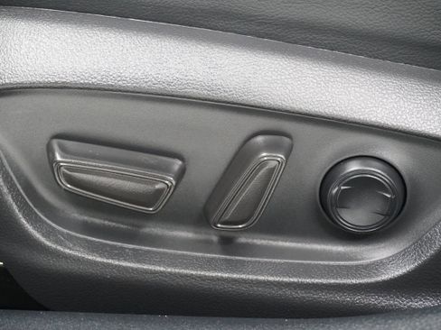 Used 2020 Toyota Camry SE image 14