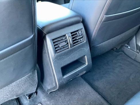 Used 2024 Mitsubishi Outlander SE image 10