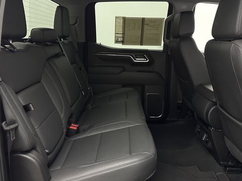 Used 2025 GMC Sierra 1500 SLT RWD image 34