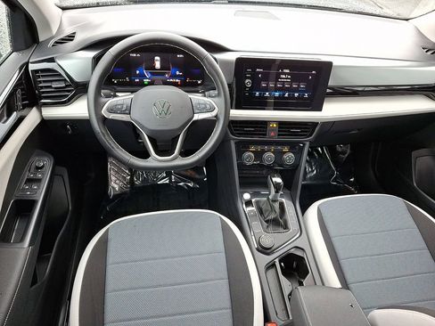 Certified 2025 Volkswagen Taos S AWD/4WD image 9