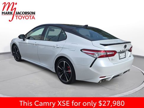 Used 2020 Toyota Camry XSE image 13