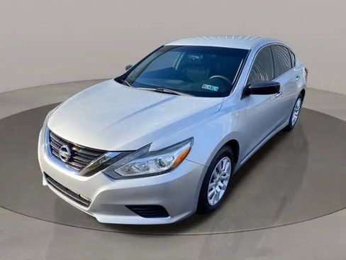 Used 2017 Nissan Altima 2.5 S w/ Power Driver Seat Package FWD image 2