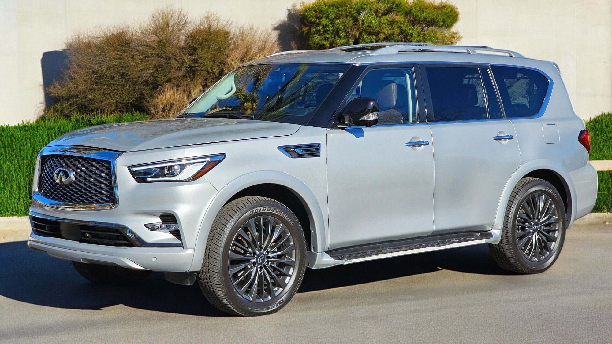 Used 2022 INFINITI QX80 Sensory w/ All-Season Package AWD/4WD image 3