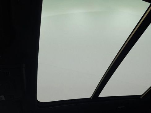 Used 2024 Chevrolet Tahoe Z71 w/ Luxury Package image 25