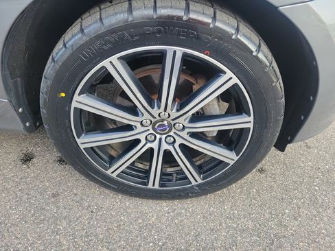 Used 2017 Volvo XC60 T6 Inscription w/ Preferred Option Package image 28