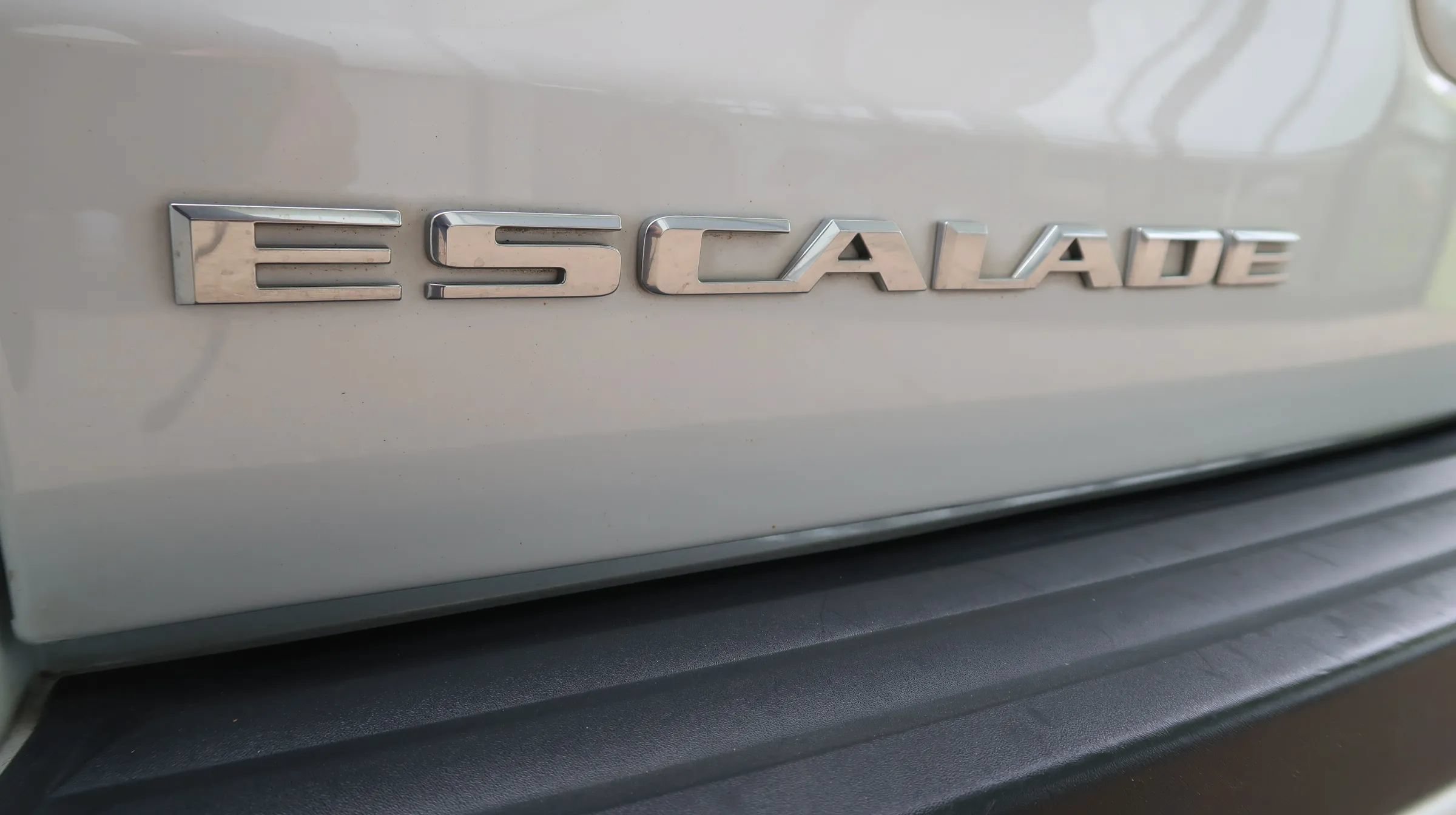 Used 2018 Cadillac Escalade Premium Luxury AWD/4WD image 55