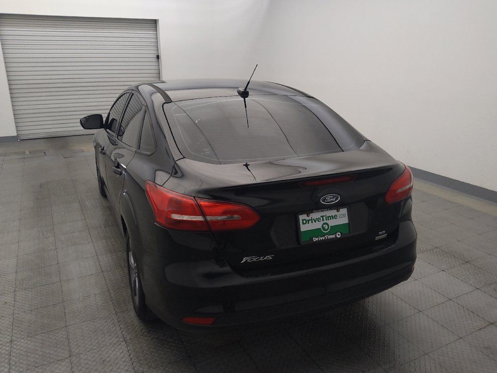 Used 2018 Ford Focus SE w/ SE Appearance Package FWD image 6