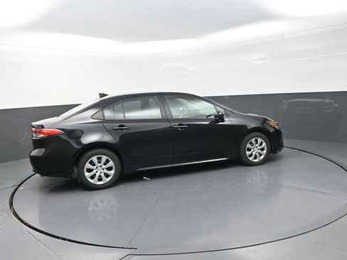 Used 2024 Toyota Corolla LE FWD image 8