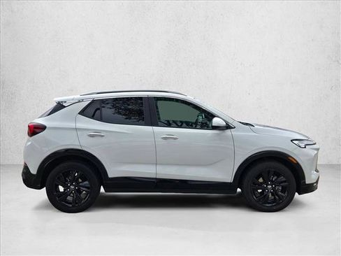 Used 2024 Buick Encore GX Sport Touring FWD image 4