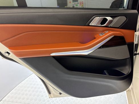 Certified 2024 BMW X7 xDrive40i image 32