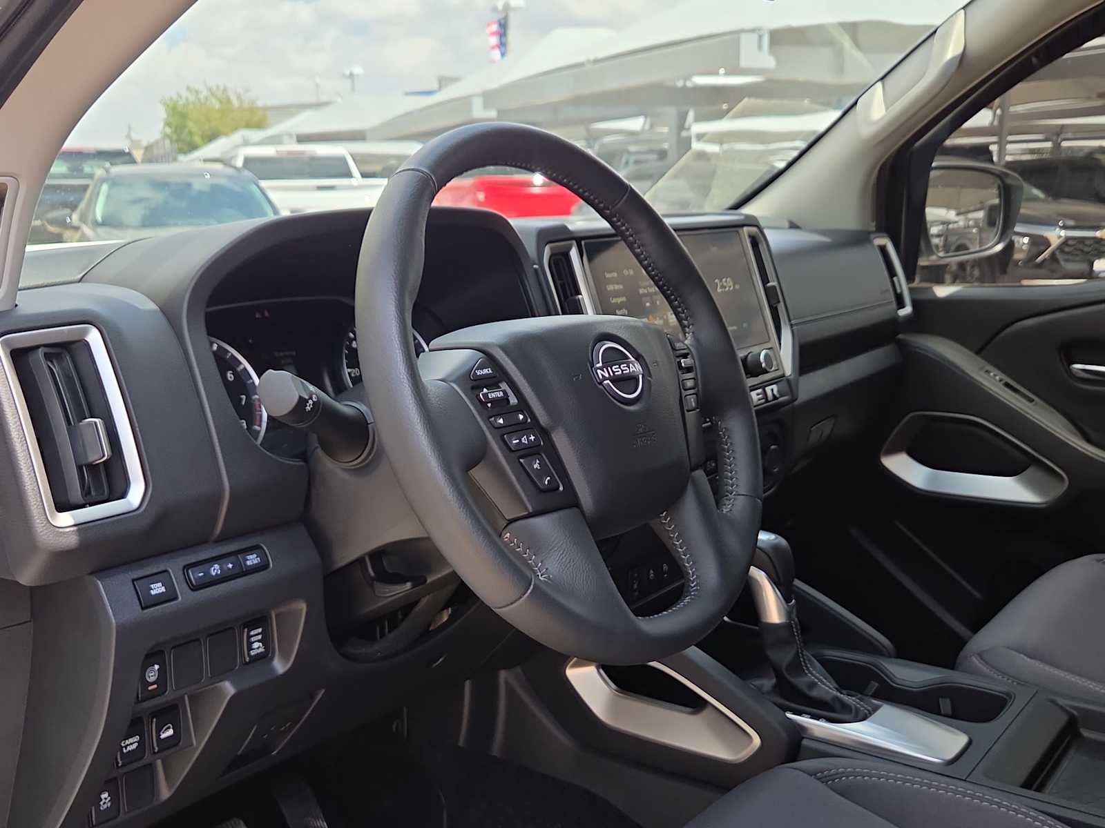 Used 2025 Nissan Frontier SV w/ SV Convenience Package AWD/4WD image 10
