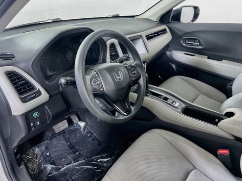 Used 2022 Honda HR-V EX image 9