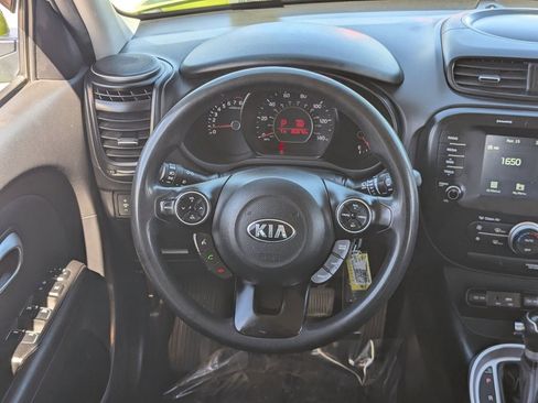 Used 2018 Kia Soul + image 16