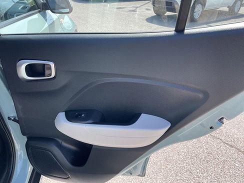 Used 2025 Hyundai Venue SEL image 37