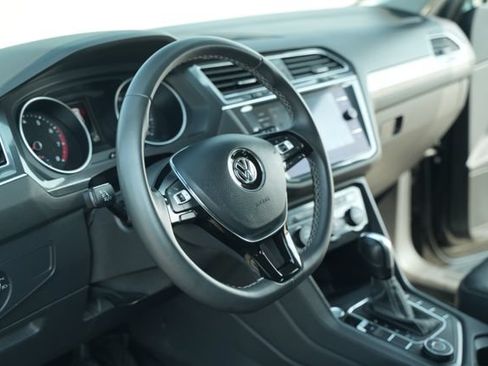 Used 2021 Volkswagen Tiguan SE AWD/4WD image 27
