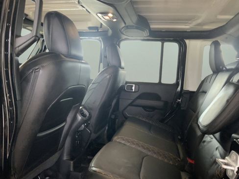 Used 2022 Jeep Wrangler Unlimited Sahara AWD/4WD image 30