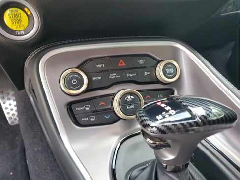 Used 2022 Dodge Challenger R/T w/ Performance Handling Group image 19