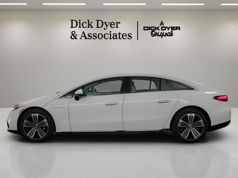 Used 2022 Mercedes-Benz EQS 450+ Sedan image 5