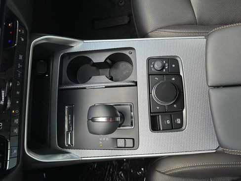 Certified 2025 MAZDA CX-90 3.3 Turbo w/ Preferred Package image 17