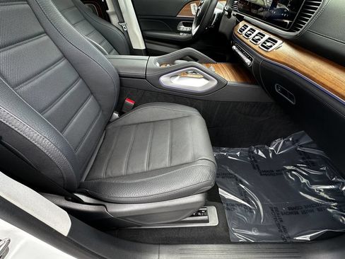 Certified 2025 Mercedes-Benz GLS 450 4MATIC image 15