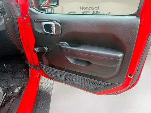 Used 2024 Jeep Wrangler Unlimited Sport AWD/4WD image 33
