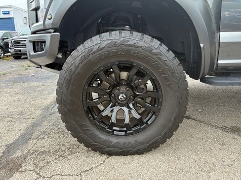 Used 2019 Ford F150 Raptor w/ Equipment Group 802A Luxury AWD/4WD image 24
