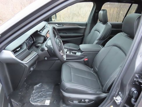 New 2026 Jeep Grand Cherokee Limited image 21