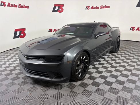 Used 2015 Chevrolet Camaro SS RWD image 2
