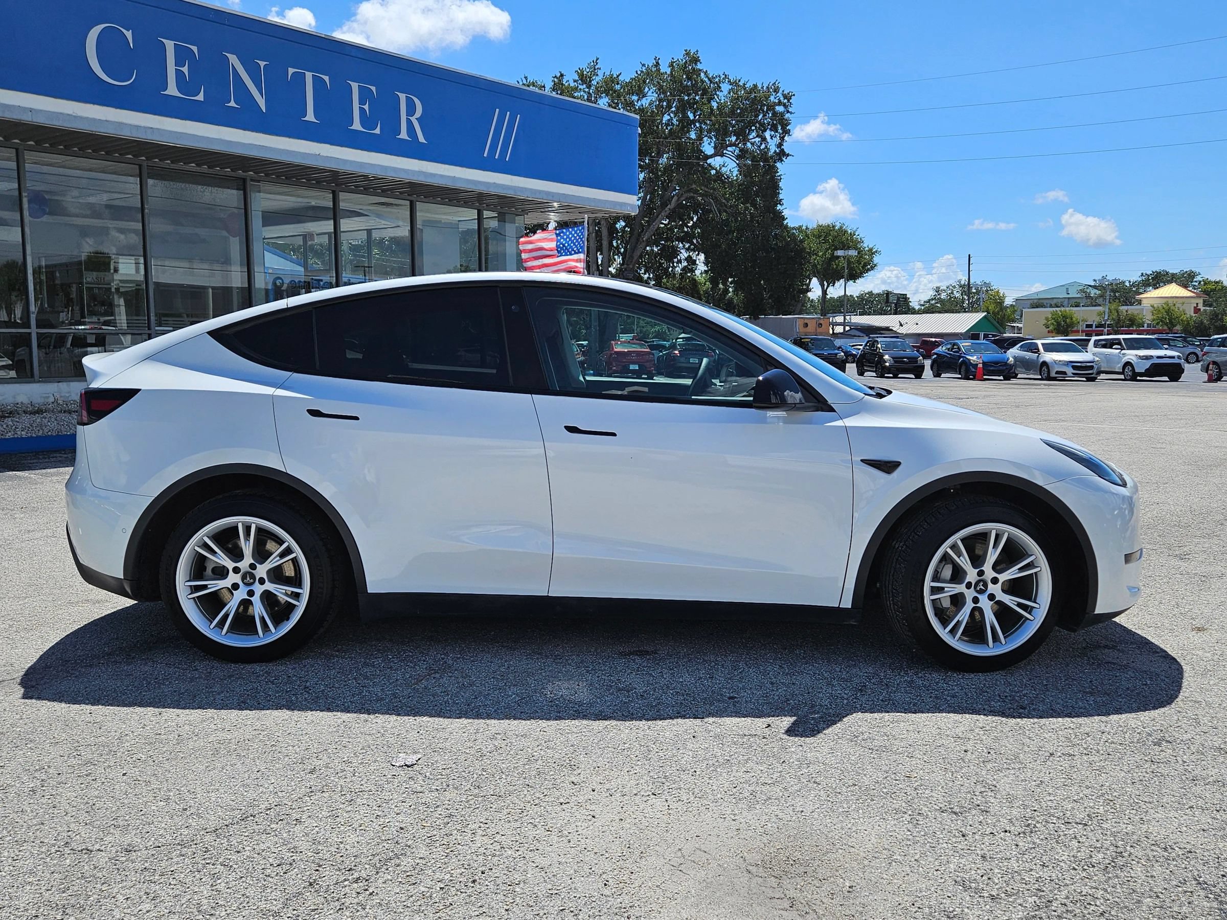 Used 2021 Tesla Model Y Long Range AWD/4WD image 9