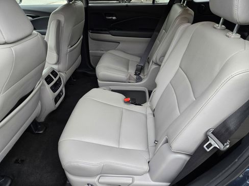Used 2020 Honda Pilot Touring image 12