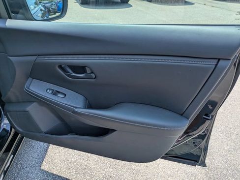 Used 2024 Nissan Sentra S FWD image 31