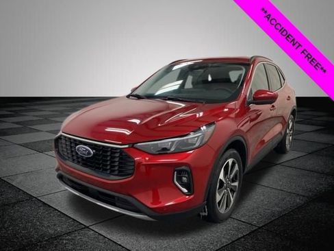 Used 2023 Ford Escape Platinum image 3